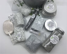 Load image into Gallery viewer, Linen Glitter Bucket Bath Set