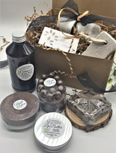 Load image into Gallery viewer, Cedarwood Men's Shower Box