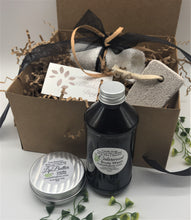 Load image into Gallery viewer, Men's Cedarwood Shower Box