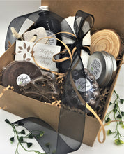 Load image into Gallery viewer, Cedarwood Men's Shower Box