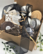 Load image into Gallery viewer, Men's Cedarwood Shower Box