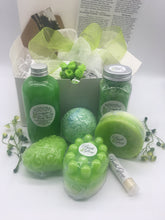 Load image into Gallery viewer, Pamper Bath Box (Eucalyptus)