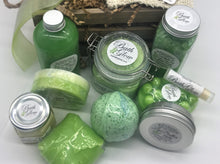 Load image into Gallery viewer, Wood Crate Set (Eucalyptus)