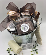 Load image into Gallery viewer, Leather Men's Bucket Shower Set