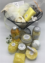 Load image into Gallery viewer, Lemon Wire Cone Basket