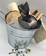 Load image into Gallery viewer, Graphite Men's Bucket Shower Set