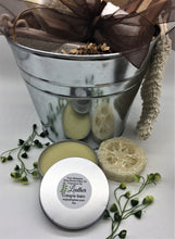 Load image into Gallery viewer, Leather Men's Bucket Shower Set