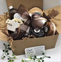 Load image into Gallery viewer, Leather Men's Shower Box Set